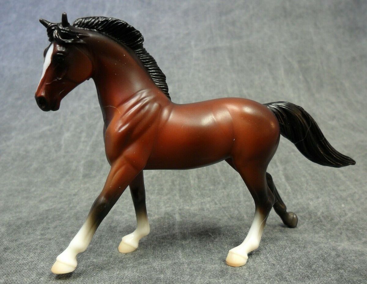 Horse Foal Surprise – Family 13 | Breyer Value Guide